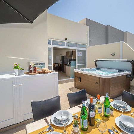 מליאהה Summer Breeze Penthouse With Private Hot Tub & Terrace With Panoramic Views, By Getawaysmalta מראה חיצוני תמונה