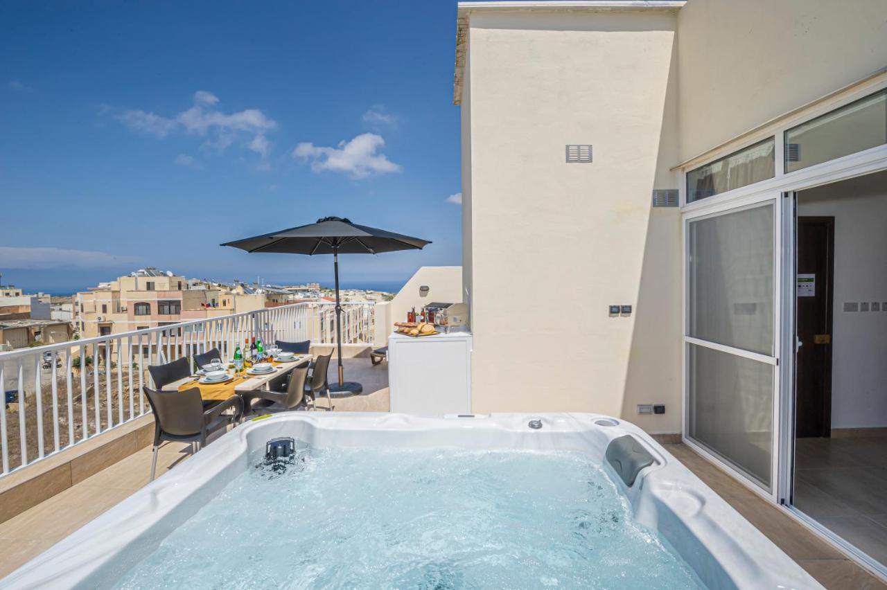 מליאהה Summer Breeze Penthouse With Private Hot Tub & Terrace With Panoramic Views, By Getawaysmalta מראה חיצוני תמונה