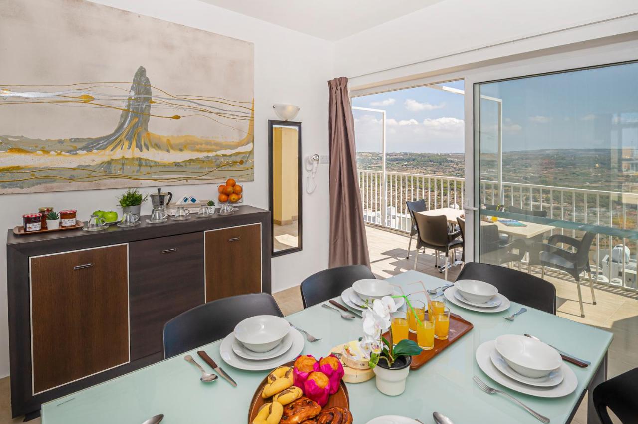 מליאהה Summer Breeze Penthouse With Private Hot Tub & Terrace With Panoramic Views, By Getawaysmalta מראה חיצוני תמונה