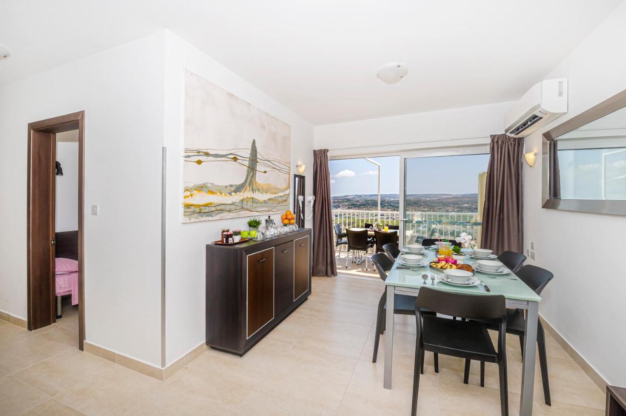 מליאהה Summer Breeze Penthouse With Private Hot Tub & Terrace With Panoramic Views, By Getawaysmalta מראה חיצוני תמונה