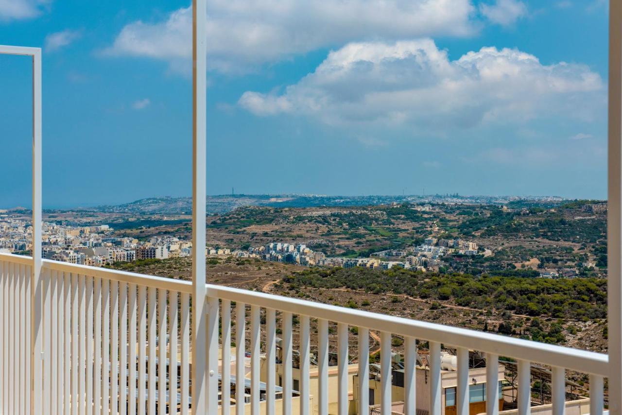 מליאהה Summer Breeze Penthouse With Private Hot Tub & Terrace With Panoramic Views, By Getawaysmalta מראה חיצוני תמונה