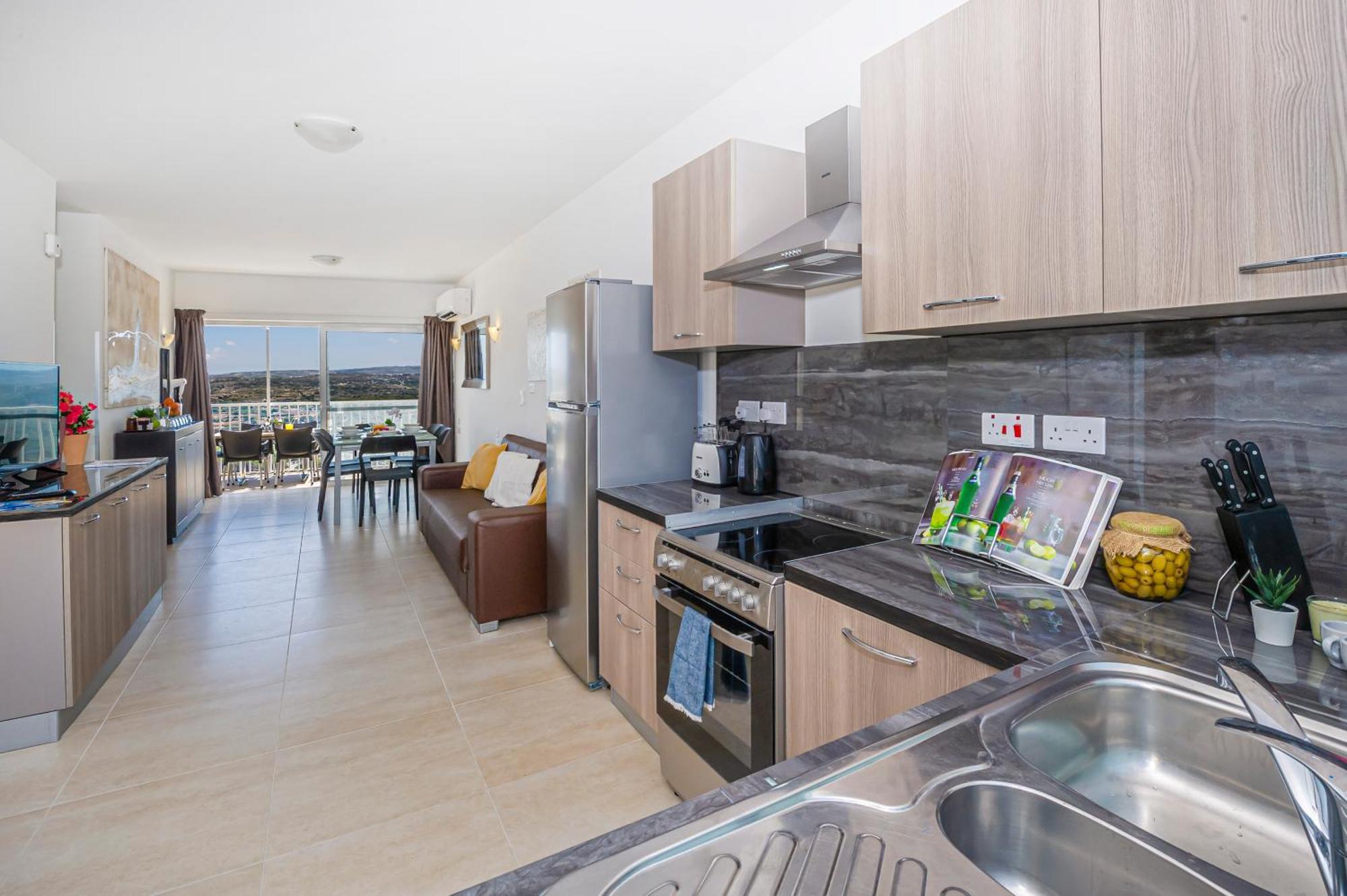 מליאהה Summer Breeze Penthouse With Private Hot Tub & Terrace With Panoramic Views, By Getawaysmalta מראה חיצוני תמונה