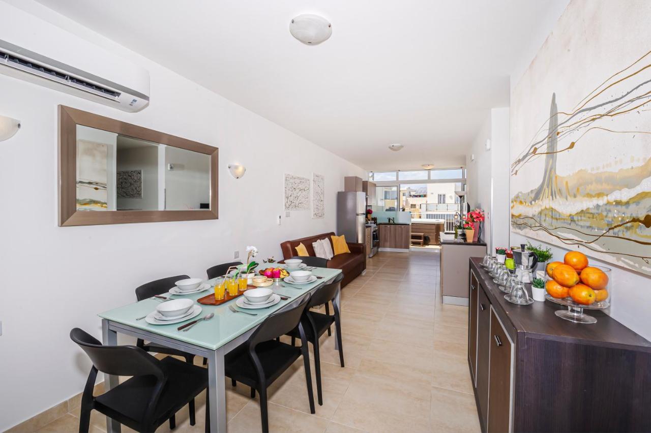 מליאהה Summer Breeze Penthouse With Private Hot Tub & Terrace With Panoramic Views, By Getawaysmalta מראה חיצוני תמונה