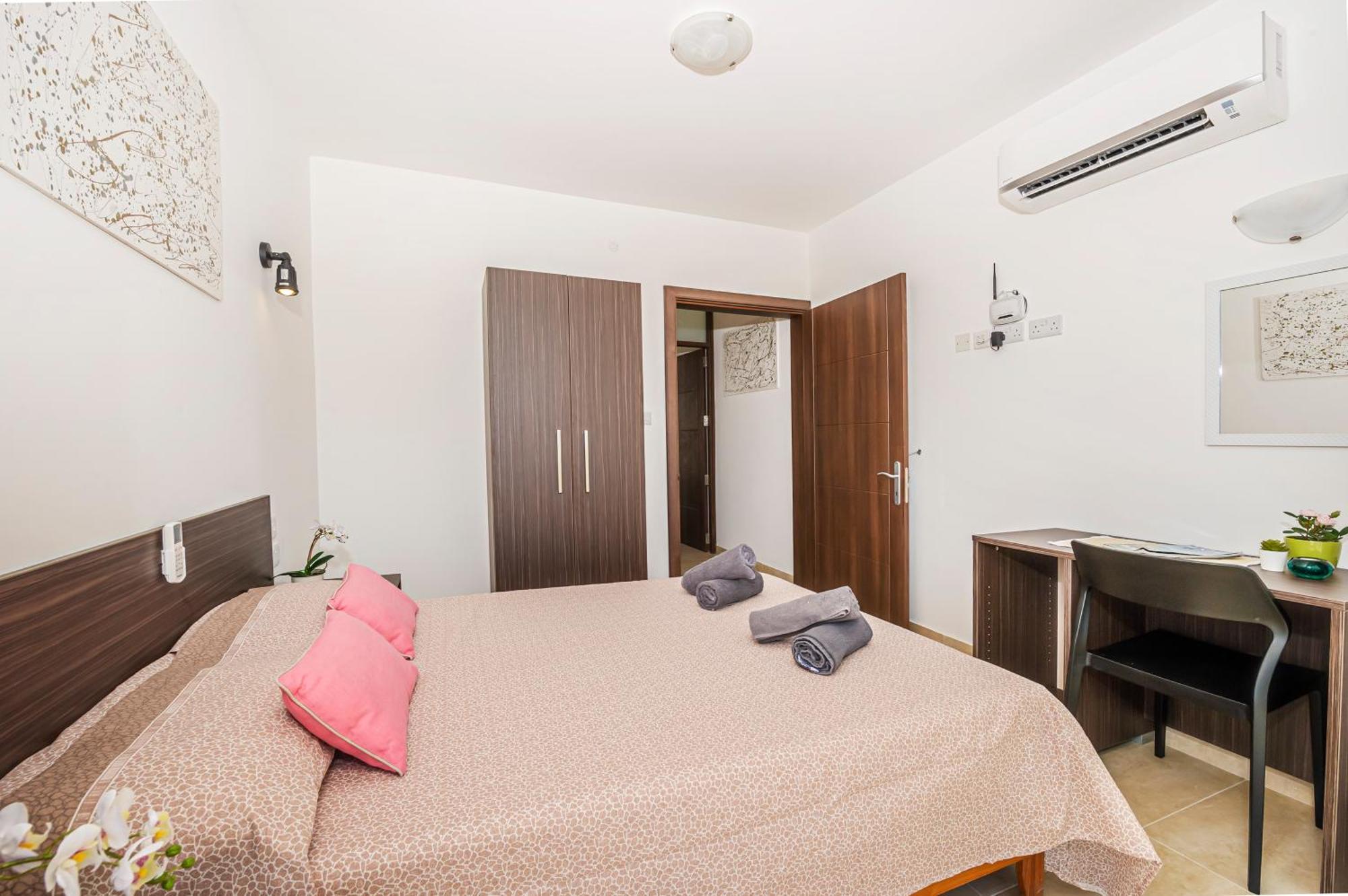 מליאהה Summer Breeze Penthouse With Private Hot Tub & Terrace With Panoramic Views, By Getawaysmalta מראה חיצוני תמונה