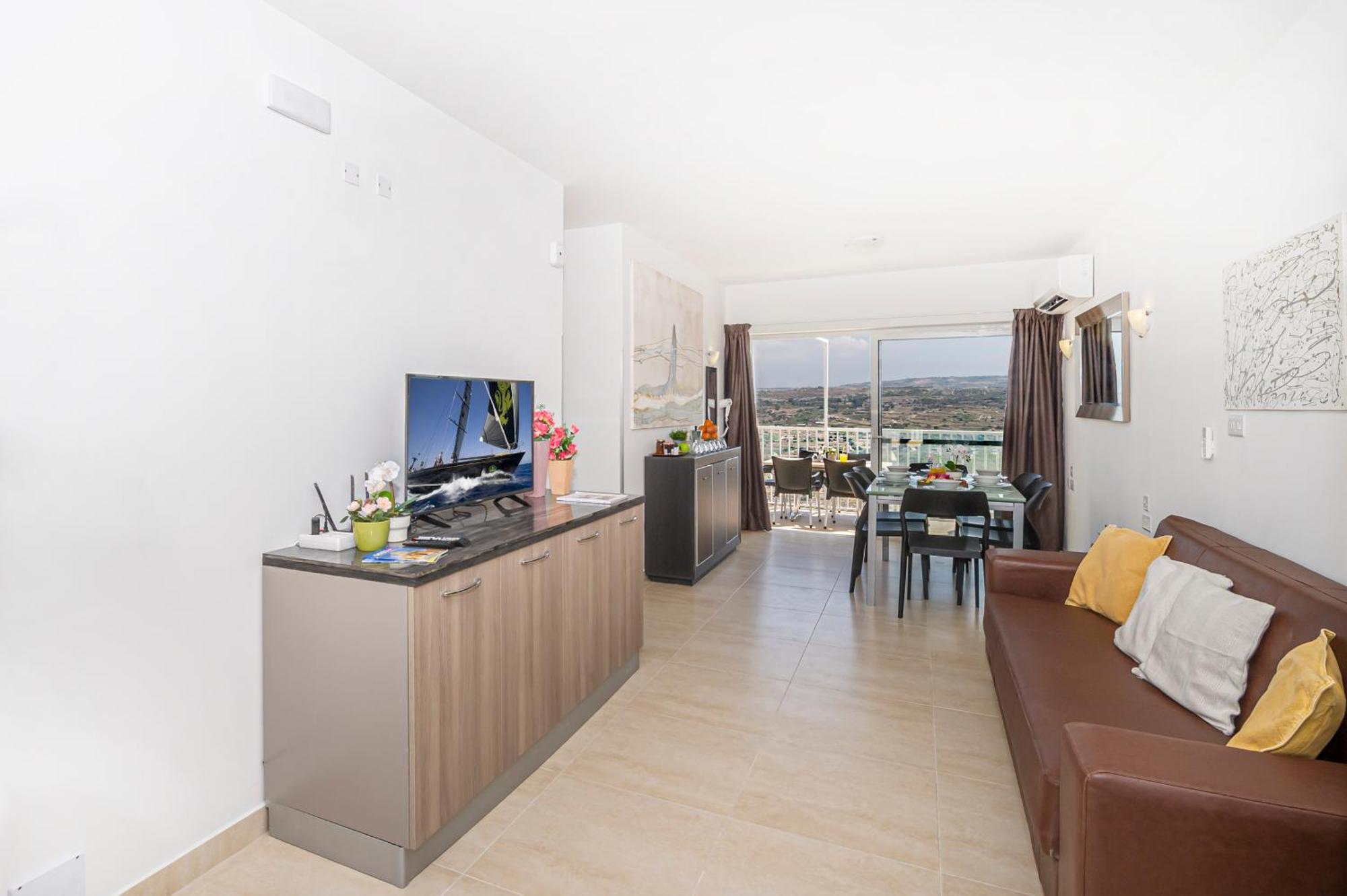 מליאהה Summer Breeze Penthouse With Private Hot Tub & Terrace With Panoramic Views, By Getawaysmalta מראה חיצוני תמונה