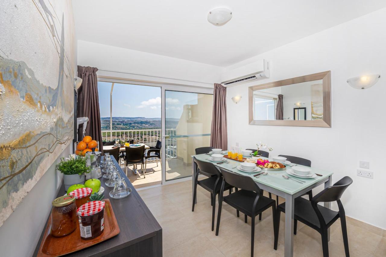 מליאהה Summer Breeze Penthouse With Private Hot Tub & Terrace With Panoramic Views, By Getawaysmalta מראה חיצוני תמונה