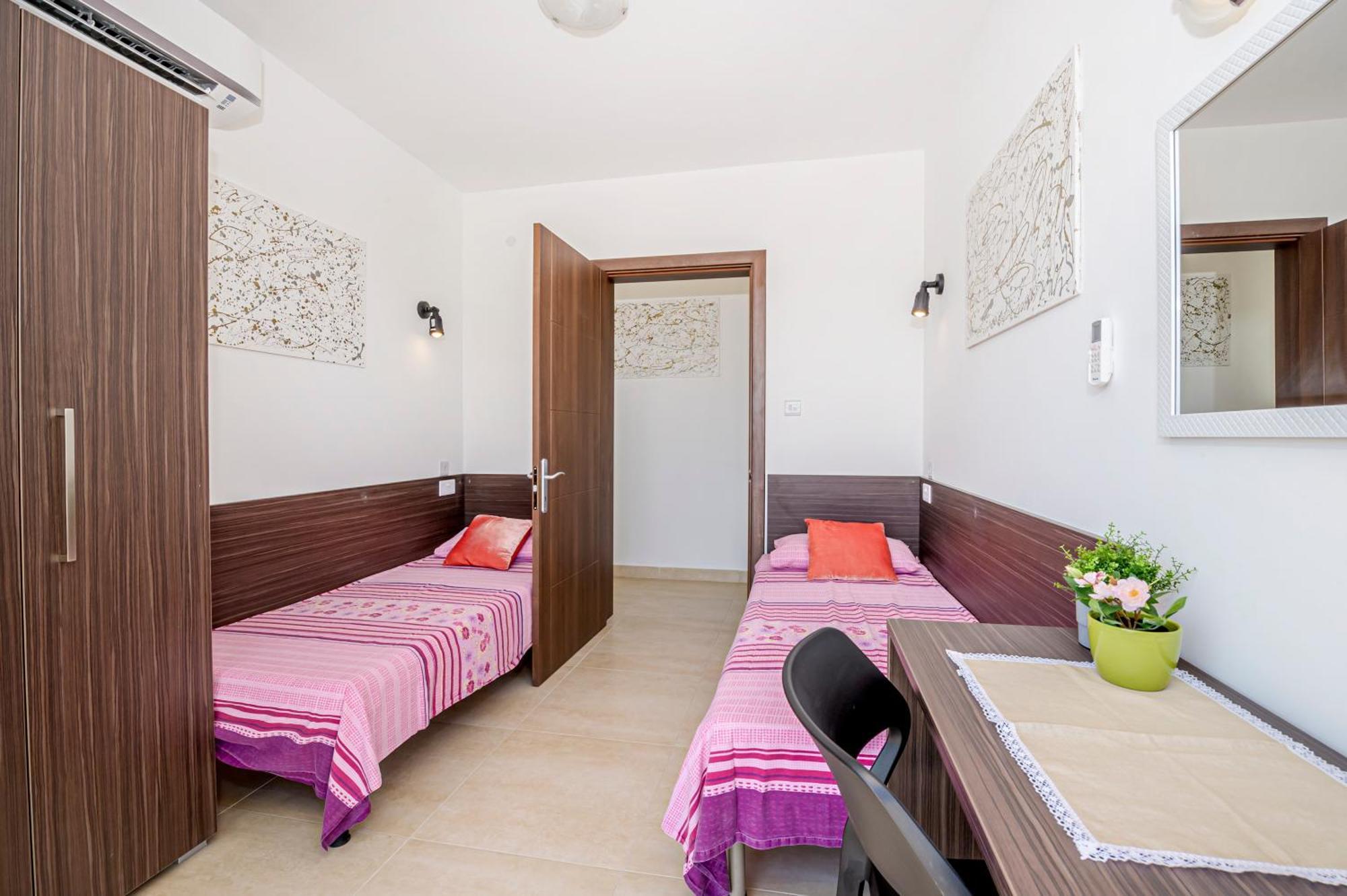 מליאהה Summer Breeze Penthouse With Private Hot Tub & Terrace With Panoramic Views, By Getawaysmalta מראה חיצוני תמונה